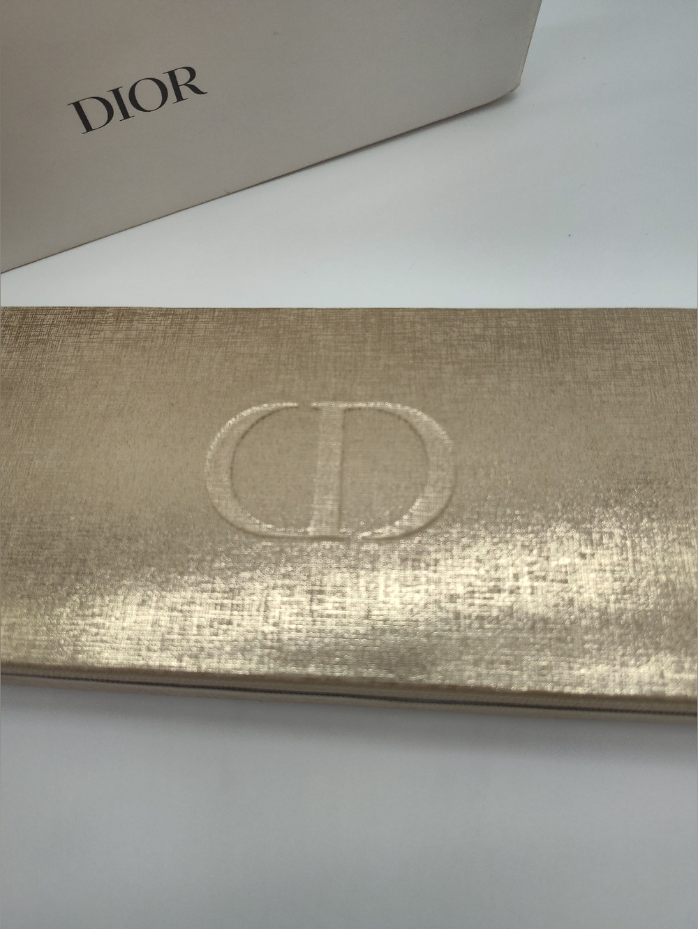 DIOR Prestige Skincare Coffret Set Hard Case Gold Zipper Beauty  Gift Mini Set - Picture 4 of 12